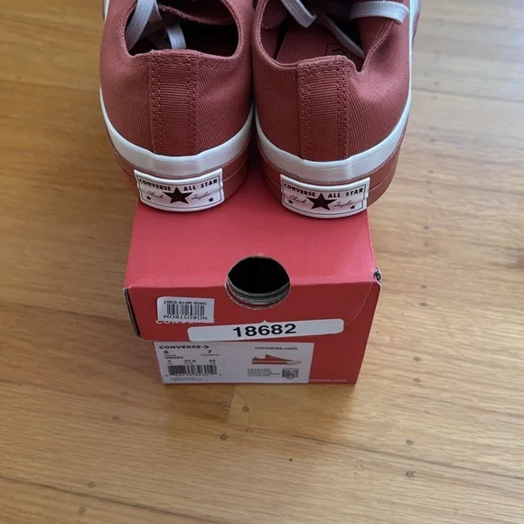 Special converse - Picture 3 of 6